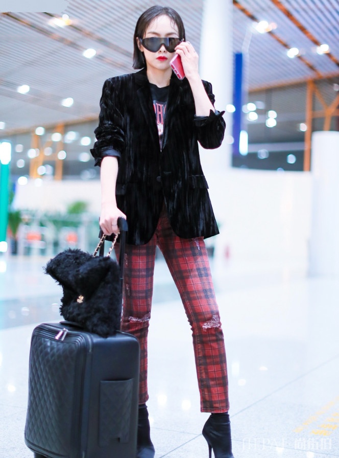 宋茜的“水晶包包”圆过十五月亮!